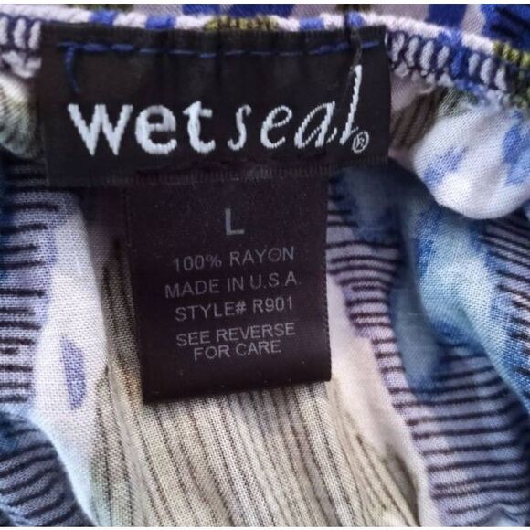 WETSEAL BLUE, GREEN, & WHITE ROMPER SZ.L EUC. - Picture 4 of 5